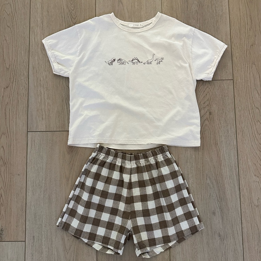 Anggo NWT dino outfit